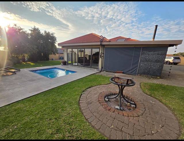 4 BEDROOM HOUSE FOR SALE IN RIVERSDALE